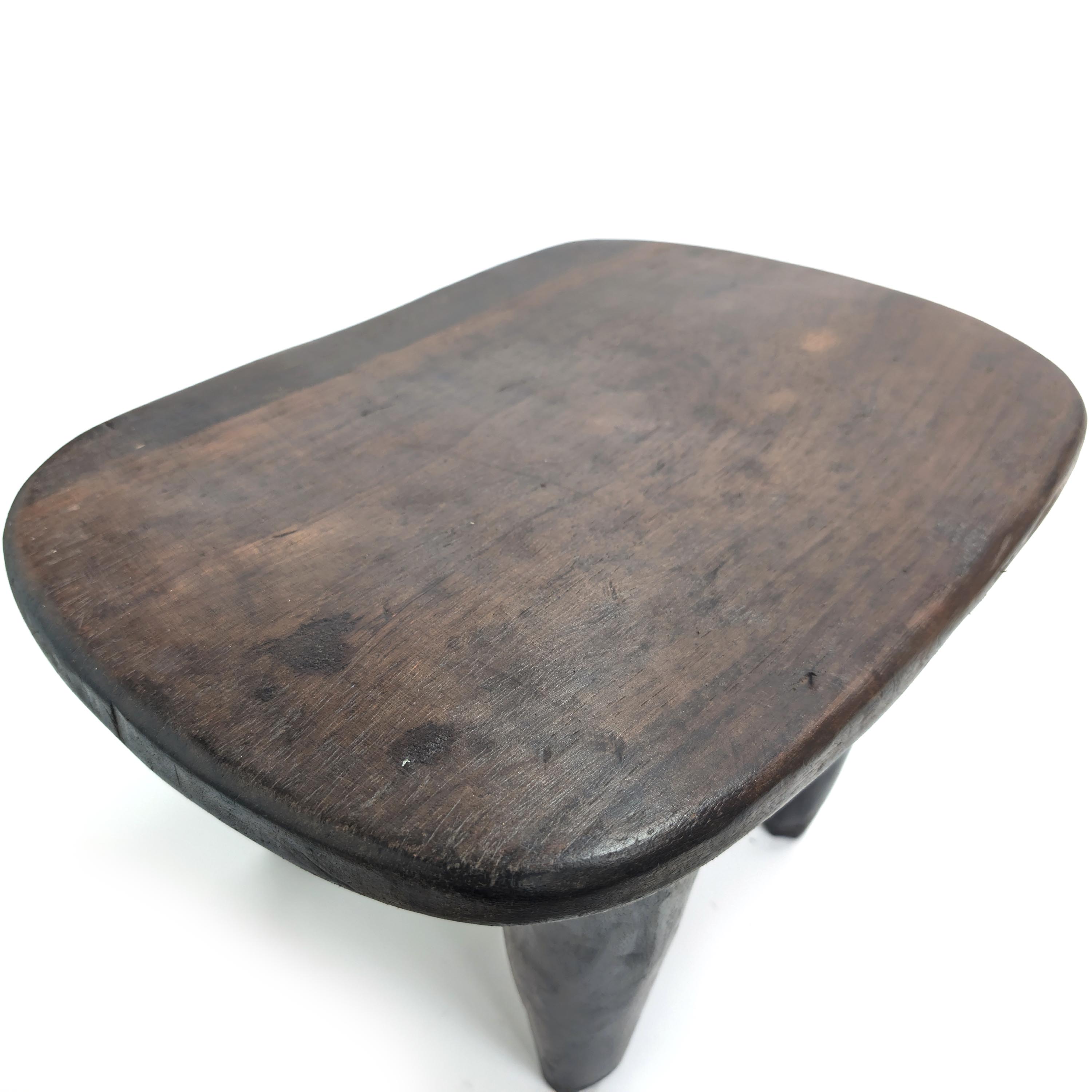 ロビ族 アフリカ スツール 椅子 セヌフォ アフリカンスツール - 家具