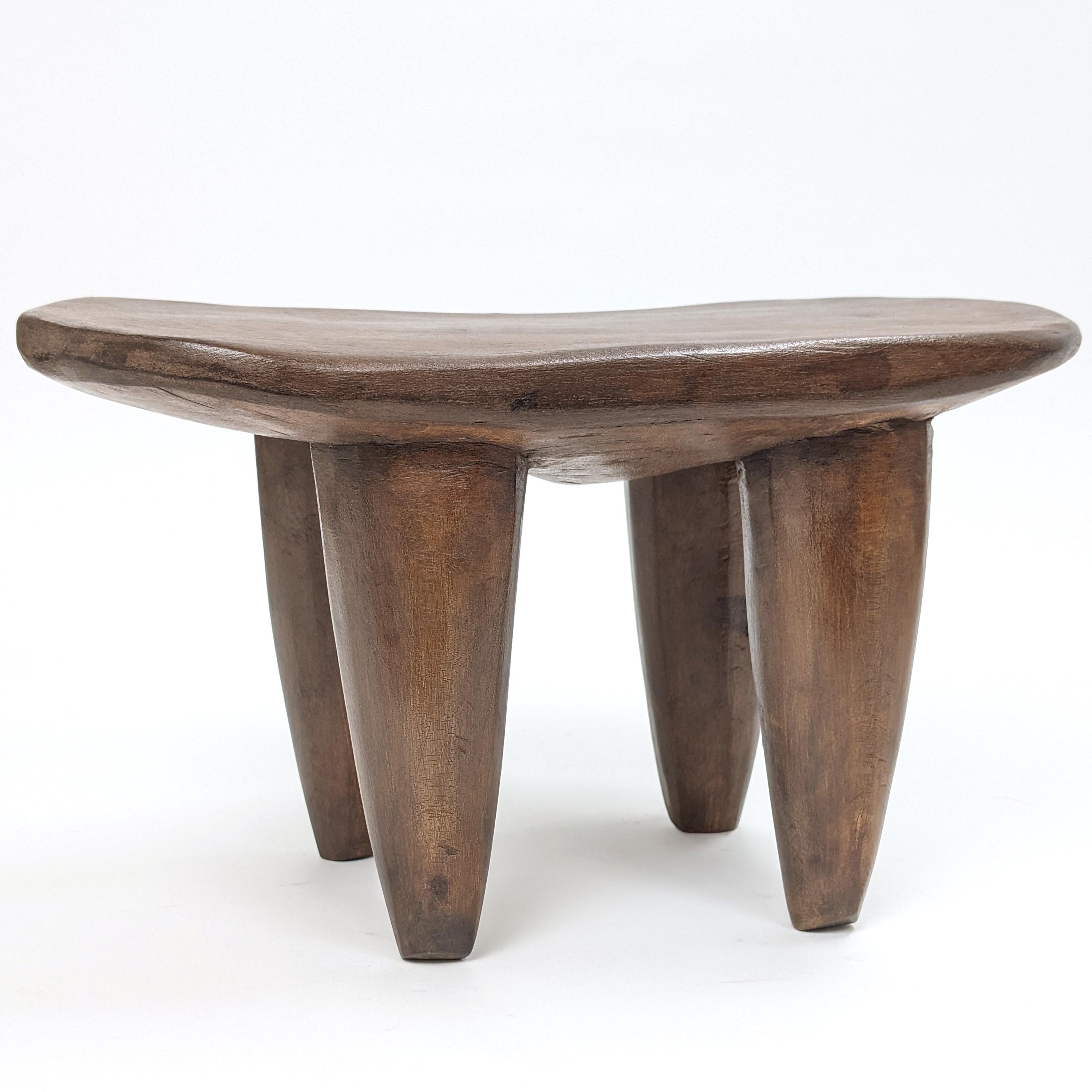 セヌフォ族腰掛 座面40x23cm アフリカの家具 スツール 椅子 （p580-08 