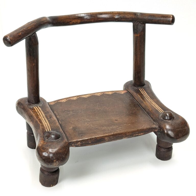 バウレ族子供用椅子 アフリカの家具 スツール 椅子 （p650-22 